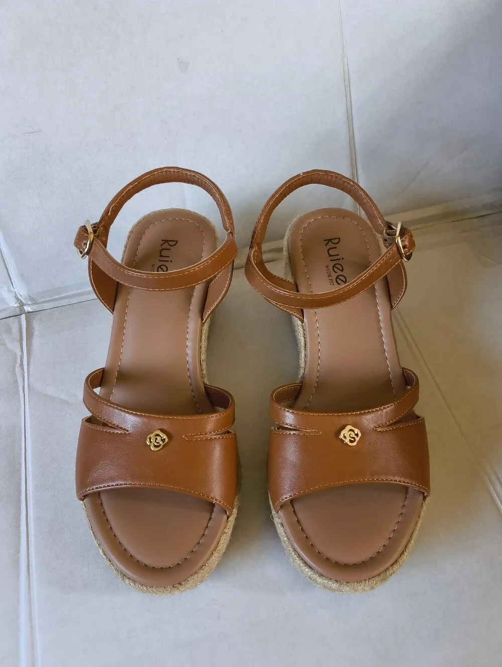 Ruiee Women's wide wedge sandals Size 9XM